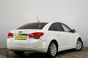 Седан Chevrolet Cruze 2010 года, 519000 рублей, Пермь