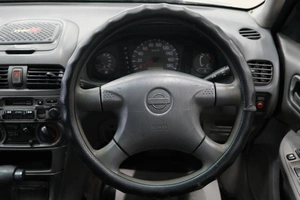 Седан Nissan Sunny 2001 года, 369000 рублей, Омск