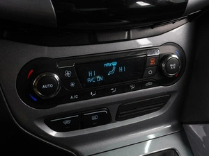 Седан Ford Focus 2013 года, 1060000 рублей, Воронеж