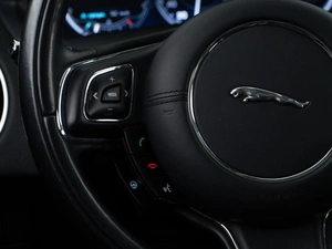 Седан Jaguar XJ 2014 года, 2669900 рублей, Москва