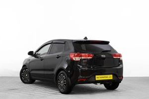 Хетчбэк Kia Rio 2017 года, 989000 рублей, Барнаул