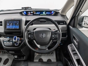 Минивэн Honda Freed+ 2018 года, 1450000 рублей, Красноярск