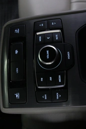 Седан Hyundai Genesis 2015 года, 2033000 рублей, Солонцы