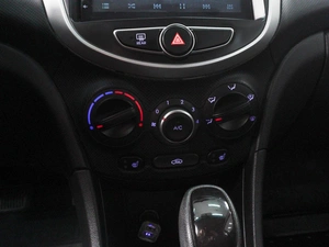 Седан Hyundai Solaris 2015 года, 1070000 рублей, Минеральные Воды