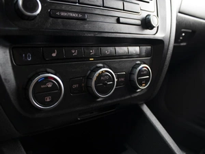 Седан Volkswagen Jetta 2013 года, 810000 рублей, Омск