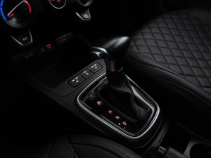 Хетчбэк Kia Rio X-Line 2018 года, 1372444 рублей, Москва