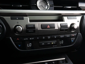 Седан Lexus ES 2015 года, 2078000 рублей, Тюмень
