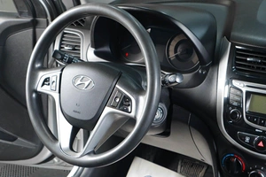 Седан Hyundai Solaris 2013 года, 799000 рублей, Тюмень