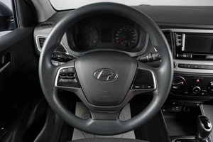 Седан Hyundai Solaris 2017 года, 1489000 рублей, Тюмень