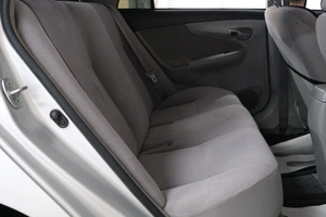 Седан Toyota Corolla Axio 2009 года, 859000 рублей, Омск