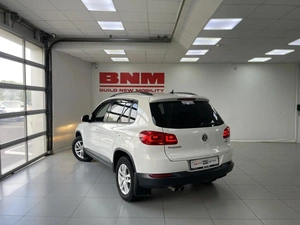 Внедорожник Volkswagen Tiguan 2011 года, 1030000 рублей, Смоленск