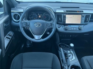 Внедорожник Toyota RAV4 2018 года, 2790000 рублей, Абакан