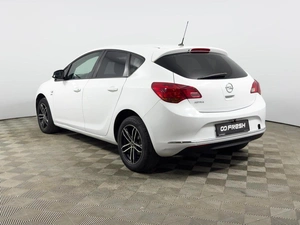 Хетчбэк Opel Astra 2013 года, 769900 рублей, Казань