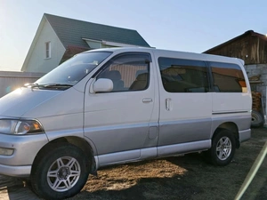 Минивэн Toyota Hiace Regius 1999 года, 850000 рублей, Емельяново