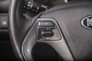 Седан Kia Rio 2016 года, 779000 рублей, Томск
