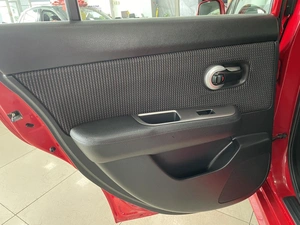 Хетчбэк Nissan Tiida 2012 года, 697000 рублей, Солонцы