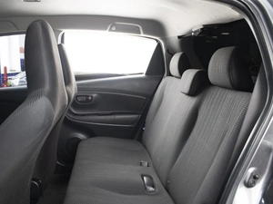 Хетчбэк Toyota Vitz 2017 года, 960000 рублей, Омск