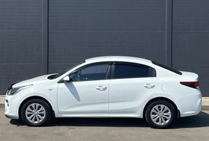 Седан Kia Rio 2017 года, 1300000 рублей, Солонцы