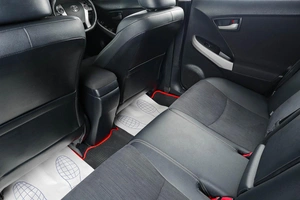 Лифтбек Toyota Prius 2013 года, 1279000 рублей, Тюмень