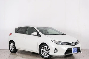 Хетчбэк Toyota Auris 2012 года, 1149000 рублей, Красноярск