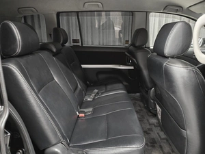 Минивэн Toyota Isis 2012 года, 1270000 рублей, Красноярск