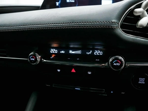 Хетчбэк Mazda Axela 2019 года, 1710000 рублей, Красноярск