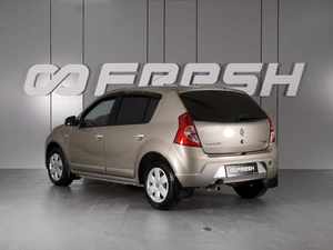 Хетчбэк Renault Sandero 2011 года, 665000 рублей, Красный Пахарь