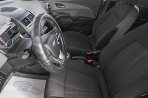 Седан Chevrolet Aveo 2013 года, 649000 рублей, Кемерово