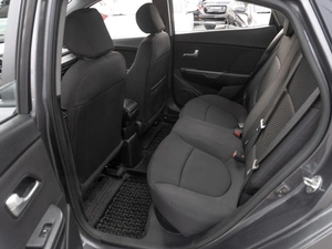 Седан Kia Rio 2015 года, 939000 рублей, Саратов