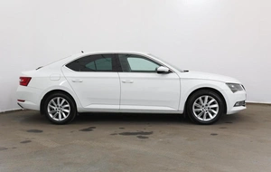 Лифтбек Skoda Superb 2018 года, 1990000 рублей, Орёл