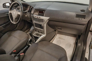 Седан Opel Astra 2012 года, 629000 рублей, Челябинск