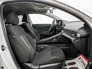 Седан Hyundai Elantra 2021 года, 2015000 рублей, Красноярск