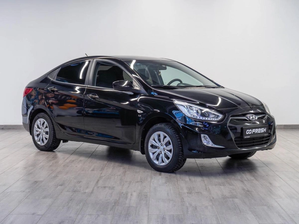 Седан Hyundai Solaris 2013 года, 819000 рублей, Саратов