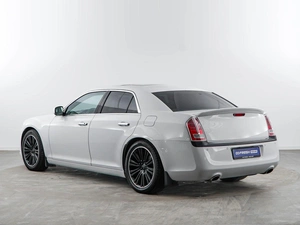 Седан Chrysler 300C 2012 года, 1899050 рублей, Москва