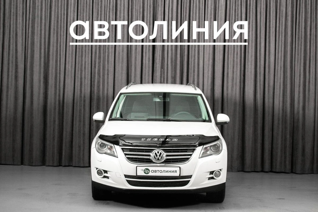 Внедорожник Volkswagen Tiguan 2009 года, 850000 рублей, Красноярск