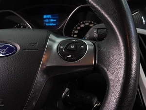 Седан Ford Focus 2013 года, 989000 рублей, Воронеж