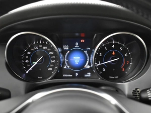 Внедорожник Jaguar F-Pace 2018 года, 3154900 рублей, Казань