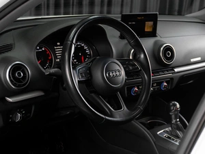 Хетчбэк Audi A3 2016 года, 1599000 рублей, Тюмень