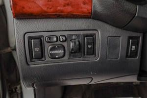 Седан Toyota Avensis 2004 года, 769000 рублей, Челябинск