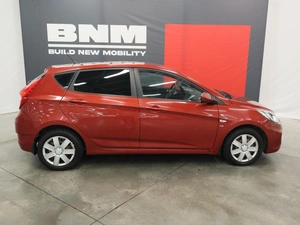 Хэтчбек Hyundai Solaris 2012 года, 790000 рублей, Курск