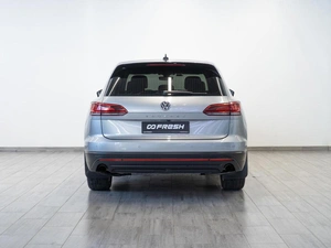 Внедорожник Volkswagen Touareg 2018 года, 3749000 рублей, Саратов