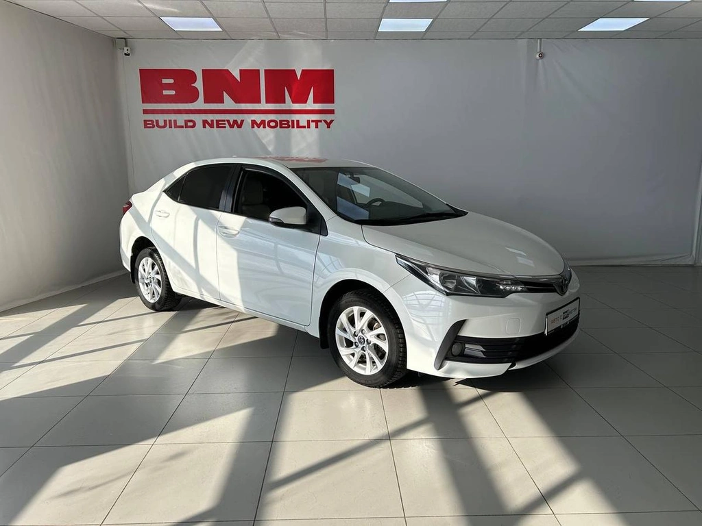 Седан Toyota Corolla 2018 года, 1885000 рублей, Смоленск