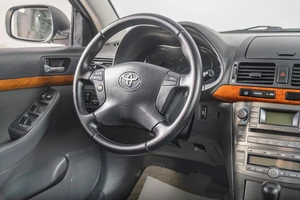 Седан Toyota Avensis 2008 года, 959000 рублей, Томск