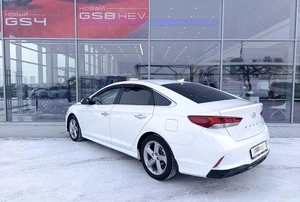 Седан Hyundai Sonata 2017 года, 1890000 рублей, Солонцы