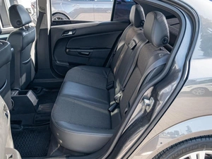 Седан Opel Astra 2012 года, 780000 рублей, Краснодар
