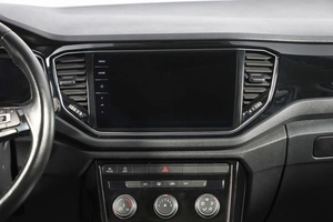 Внедорожник Volkswagen T-Roc 2021 года, 2199000 рублей, Новосибирск