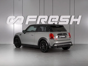 Хетчбэк MINI Cooper 2022 года, 2698000 рублей, Красный Пахарь