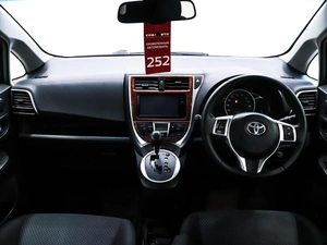 Хетчбэк Toyota Ractis 2016 года, 1029000 рублей, Красноярск