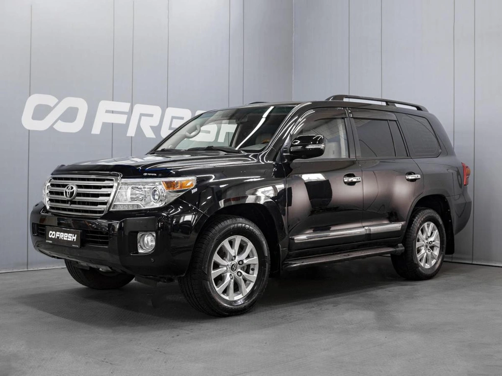 Внедорожник Toyota Land Cruiser 2012 года, 3440000 рублей, Омск