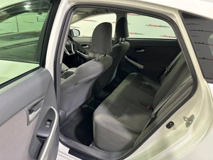 Лифтбек Toyota Prius 2011 года, 999000 рублей, Красноярск